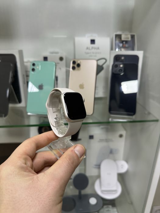 Apple Watch 7 GPS 41mm Starlight Aluminium Case With Starlight