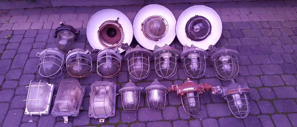 Sprzedam lampy przemysłowe.