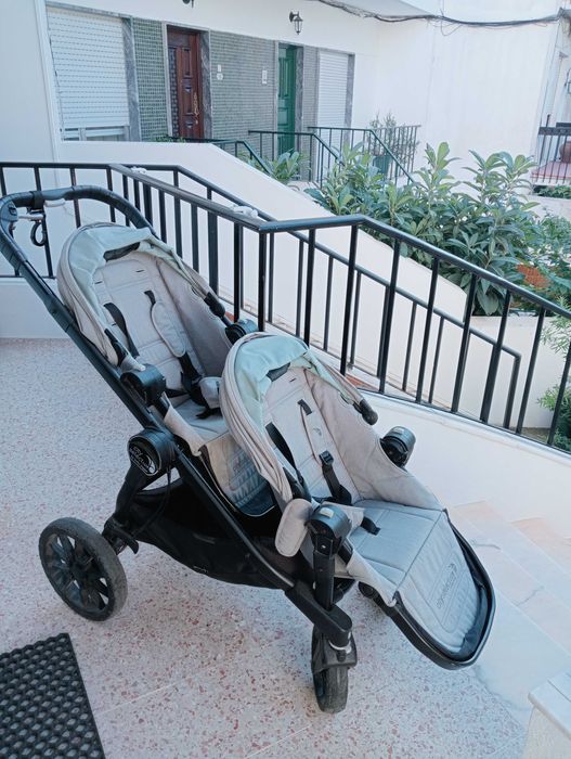Carrinho de passeio duplo - Baby jogger City Select Lux