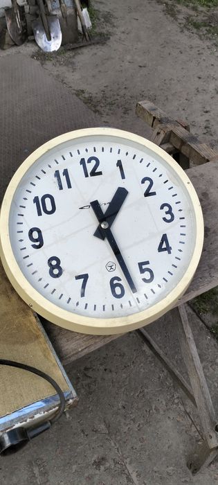 Годинник часы електричні