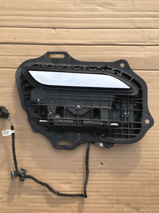 Ручка двери Tesla, суппорт, моторчик суппорта, лючок зарядки