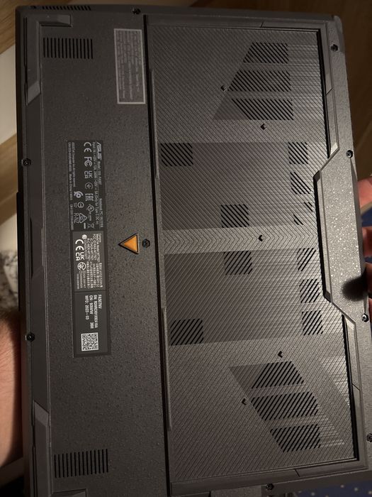 Sprzedam laptop gamingowego RTX4060/ 16 GB RAM/ 1 TB SSD/144Hz