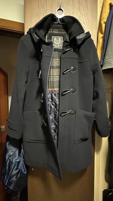 Varios casacos homem e mulher