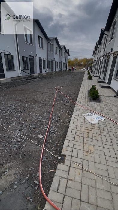 Продаж  Таунхауса з ремонтом та меблями  у Білогородці!