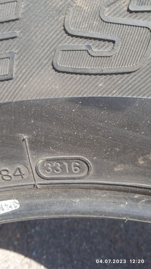 Пара всесезонной шины 255/70/18 Bridgestone