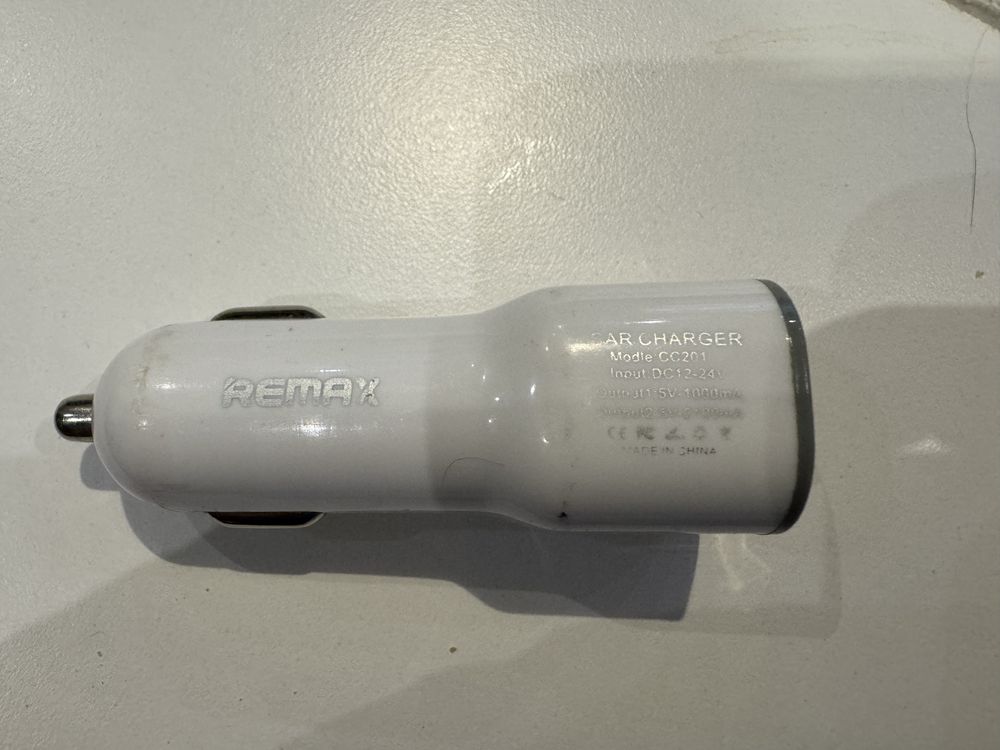 Автозарядка usb в прикурювач Remax