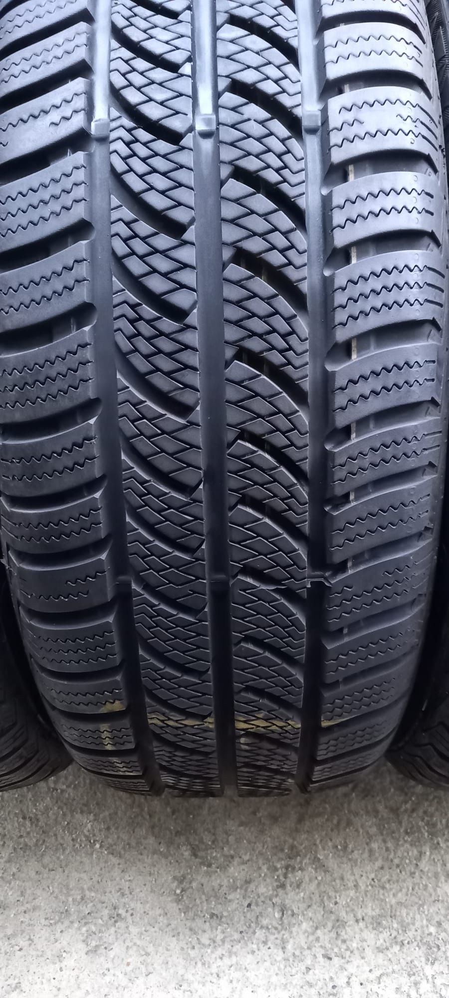 4x 225/55/17C Continental Vanco Winter 2  opony zimowe 9mm