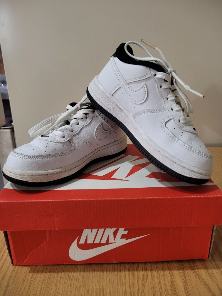 Кросівки Nike 27 розмір