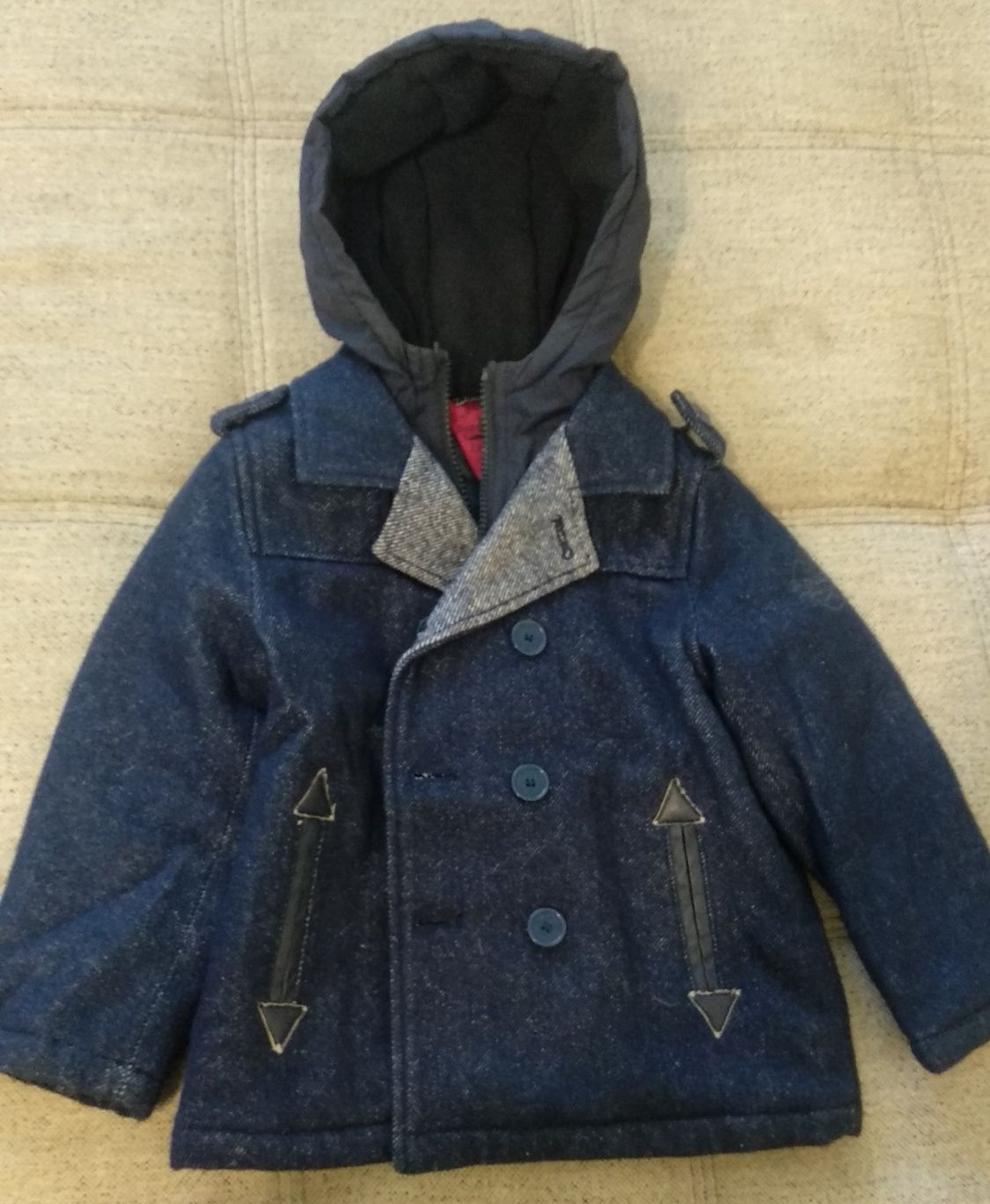 Дитяче пальто с капюшоном
