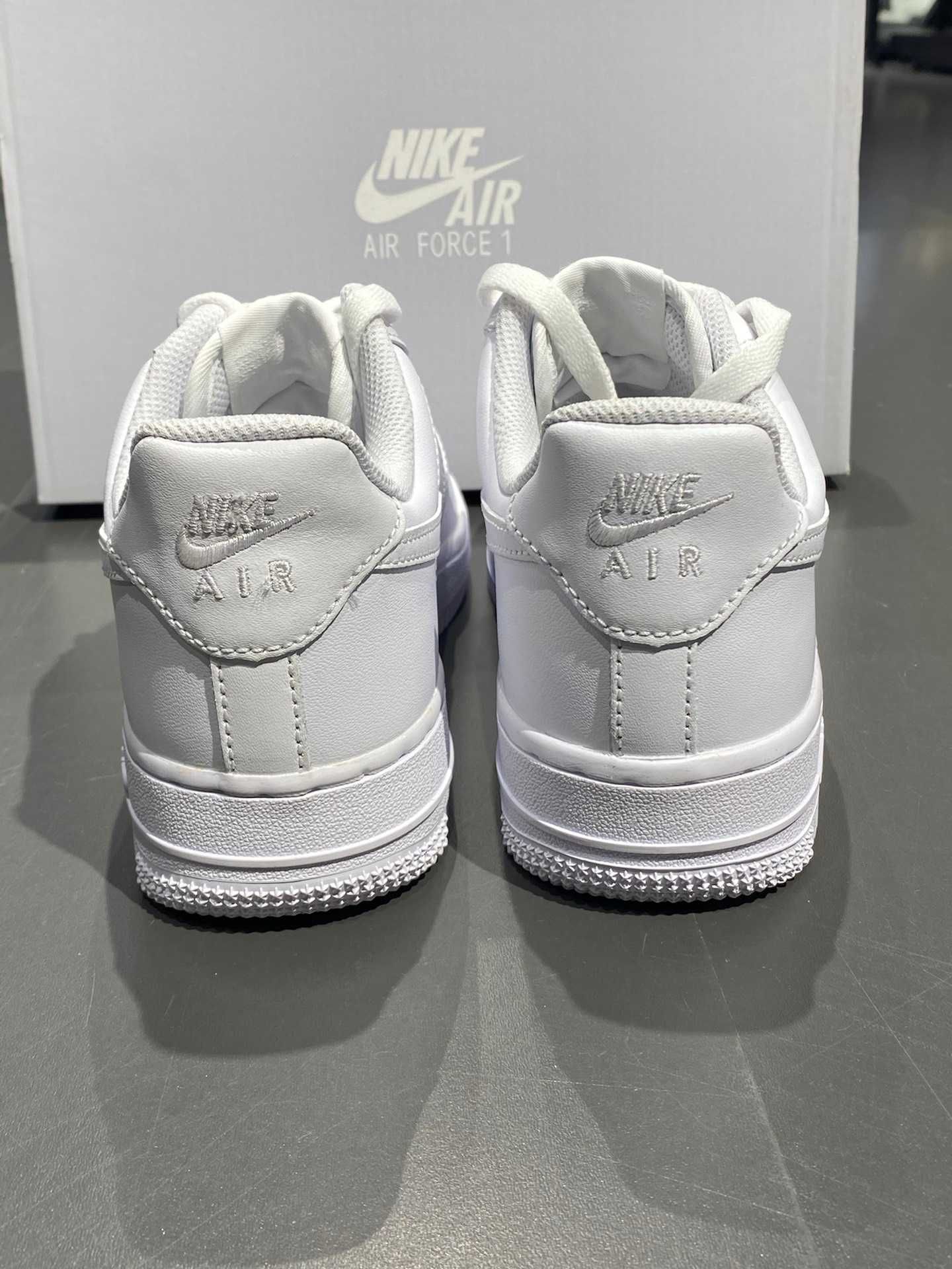 Modele męskie i damskie/Nike Air Force 1 Low 07 białe tenisówki R.45