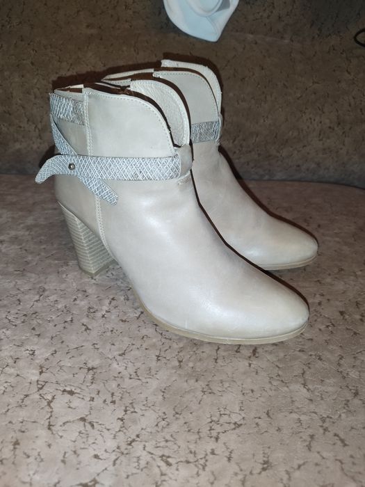 Продам жіночі черевики 39розмір