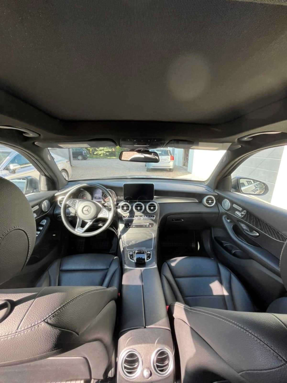 Piękny Mercedes GLC