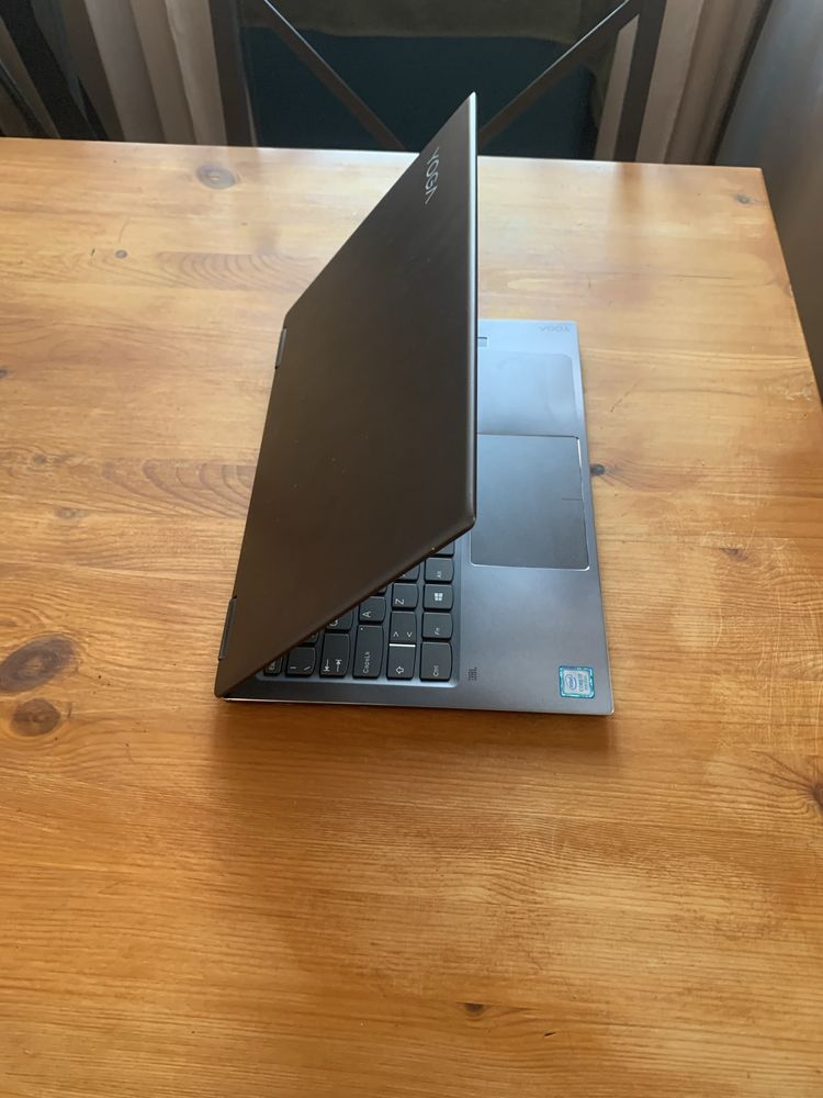 Portátil Lenovo Yoga 720-13IKB