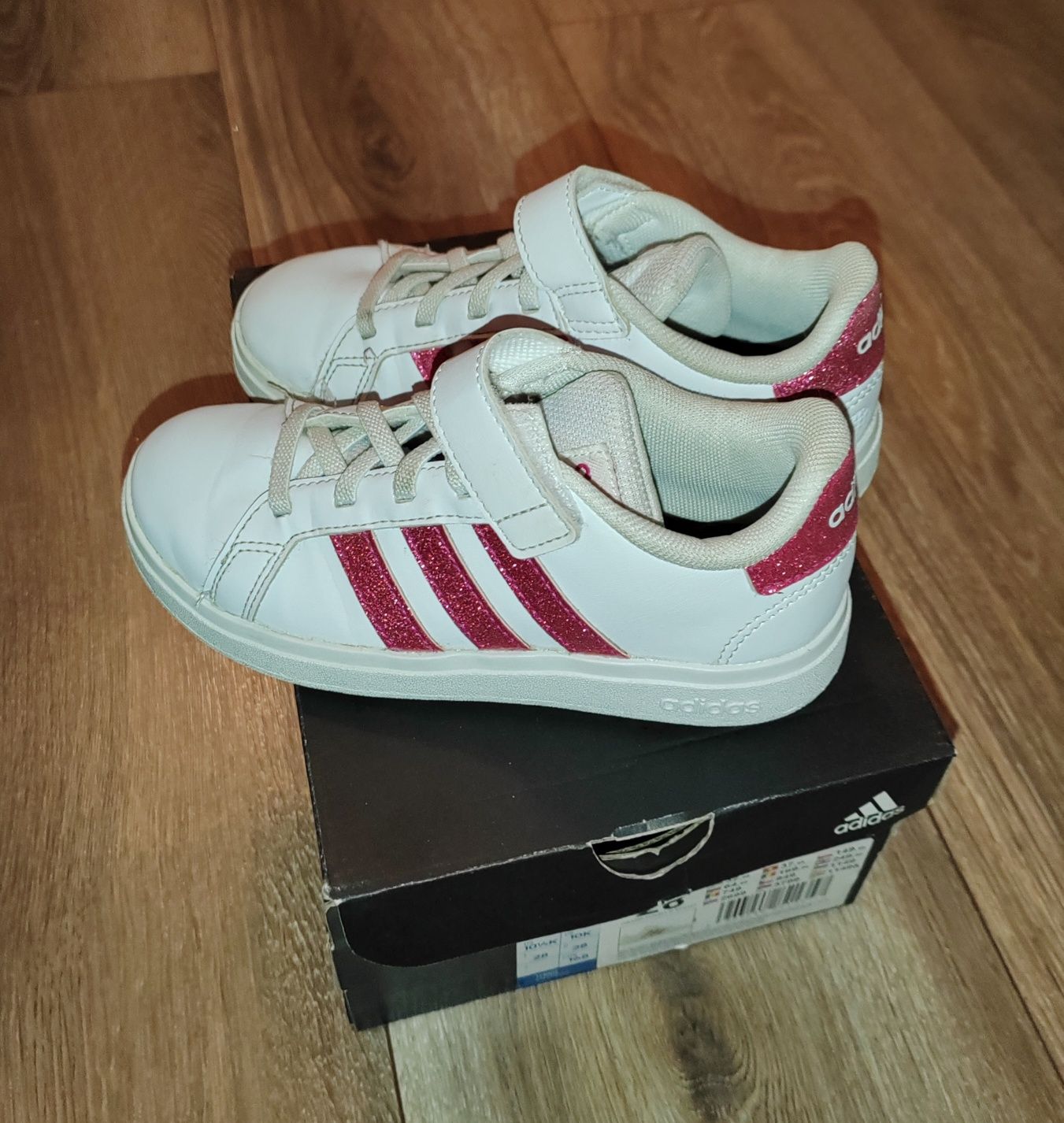 Buty dziewczęce firmy Adidas