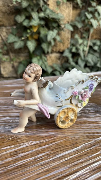 Статуэтки пары фарфровые глазурь и бисквит, из Европы