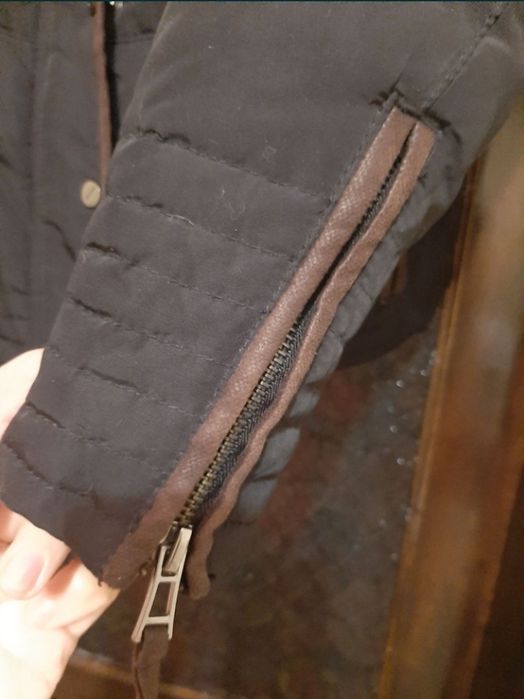 Зимняя женская курточка ZARA оригинал.48 размер.