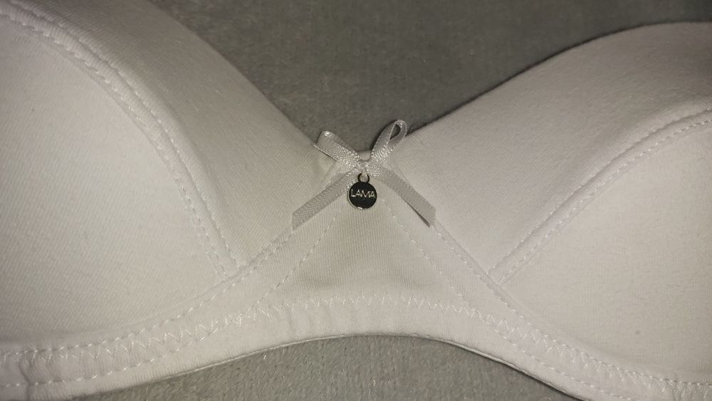 Biustonosz stanik dla nastolatek, bawełna 100%,nowy 70AA,bez fiszbin