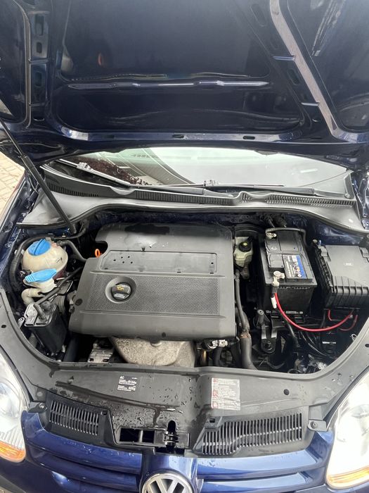 Volkswagen Golf 5 1.4 MPI