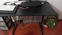 Mesa Gaming com suporte de headphones e copo