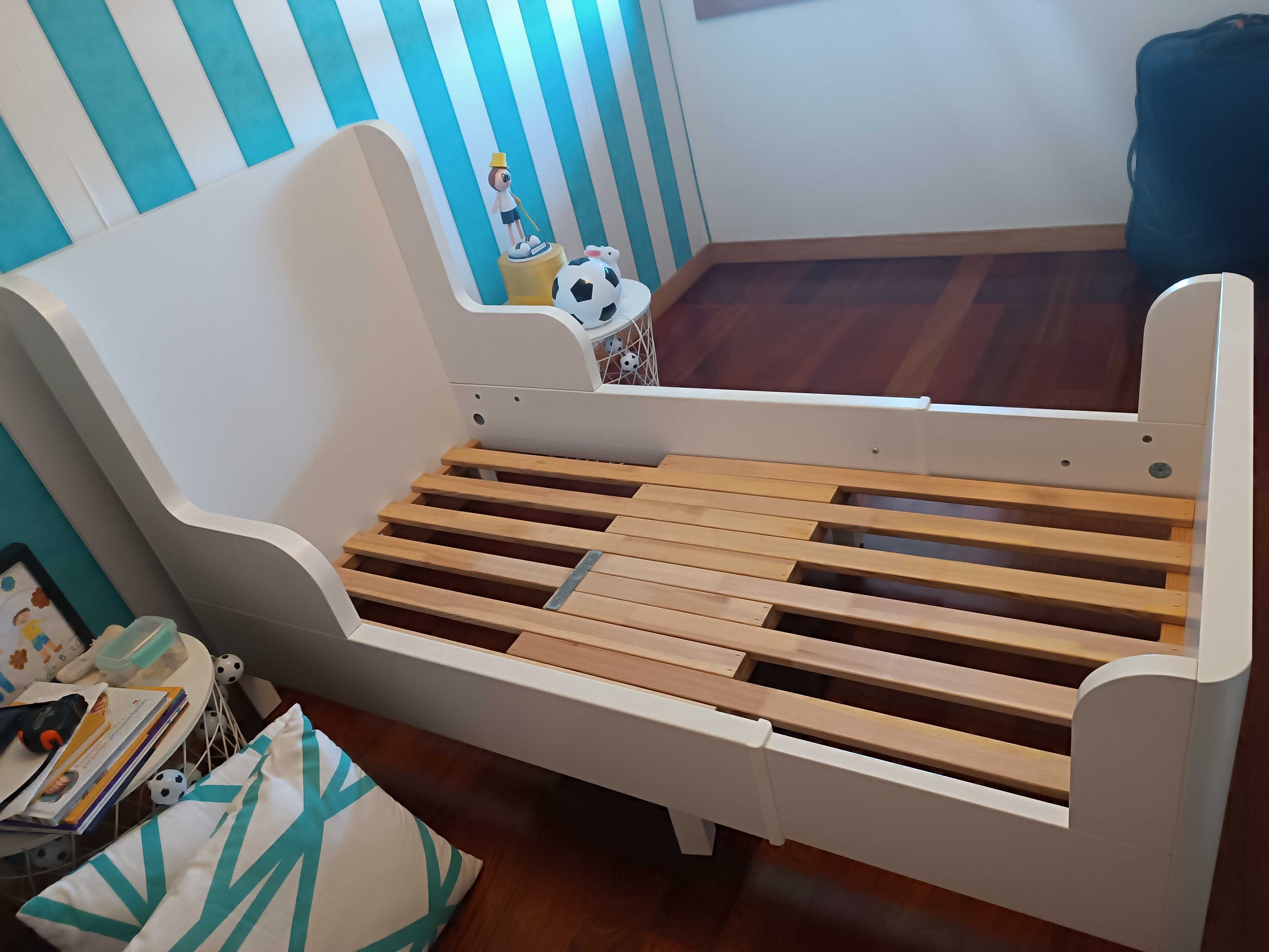 Cama de criança como nova