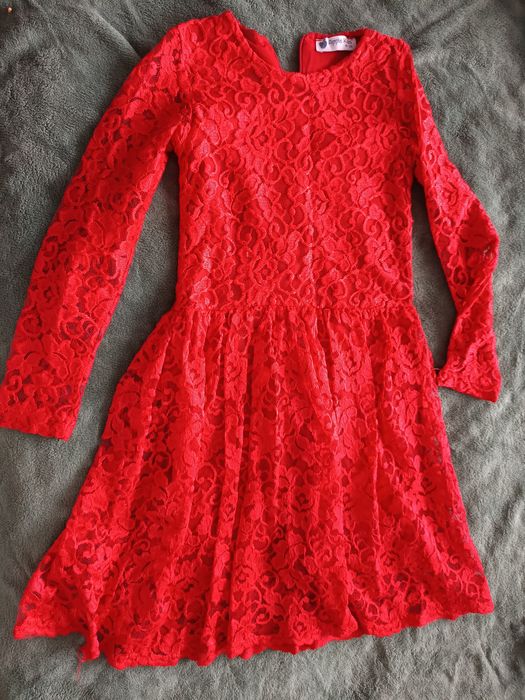 Czerwona sukienka koronkowa 128