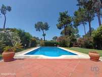 Casa / Villa T5 em Charneca De Caparica E Sobreda de 202,00 m2