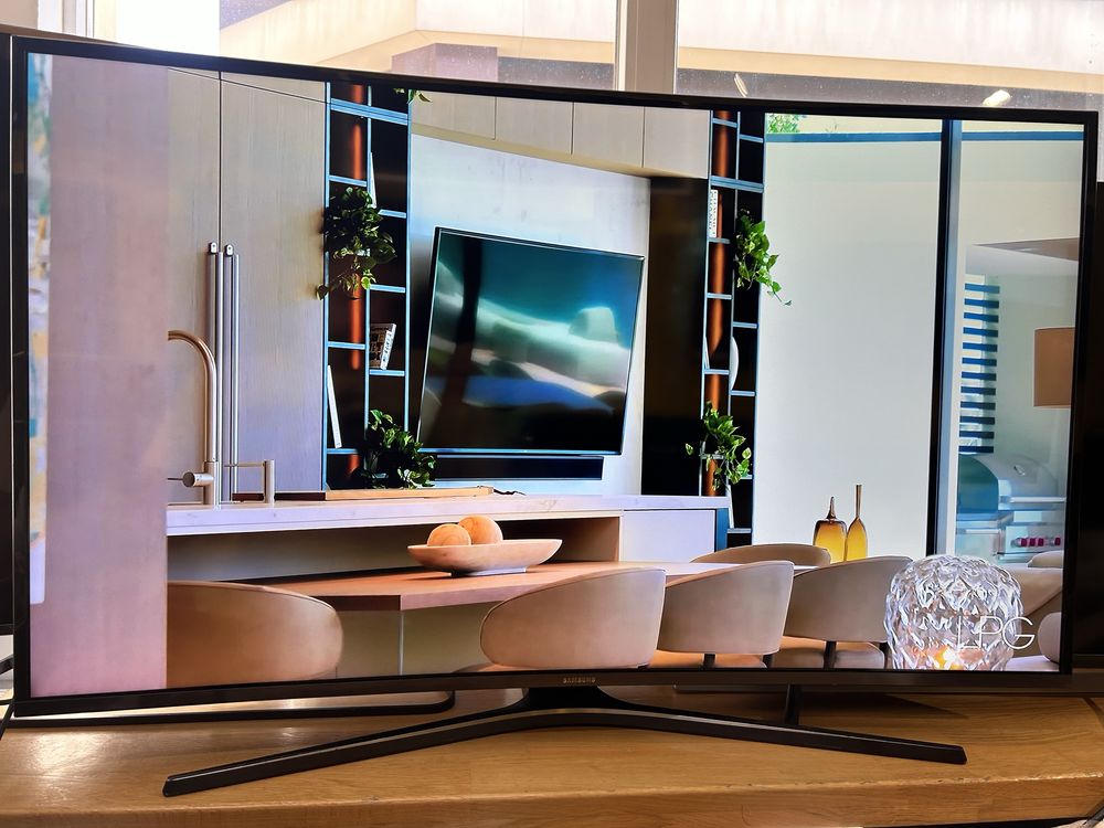 Вигнутий Телевізор 43” Samsung 43KU6650 (Curved)