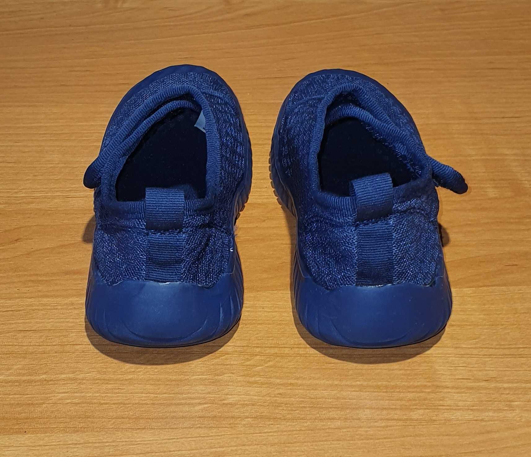 NOWE buty kapcie GEORGE oddychające na rzepy antypoślizgowe r. 28/18cm