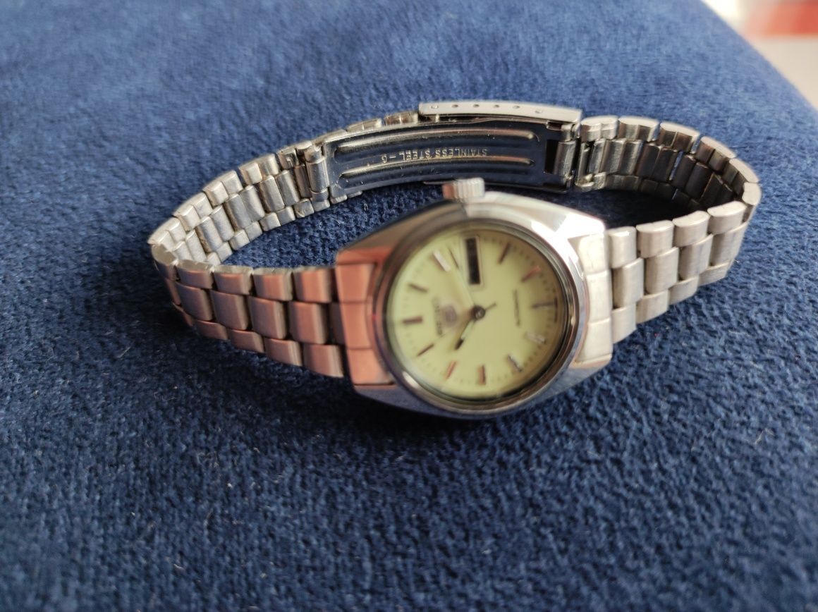 Zegarek damski Seiko 5 Automatic na bransolecie