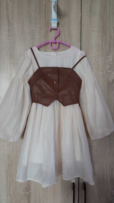 Стильна сукня з жилеткою з екошкіри платье платтячко для дівчинки 8р.