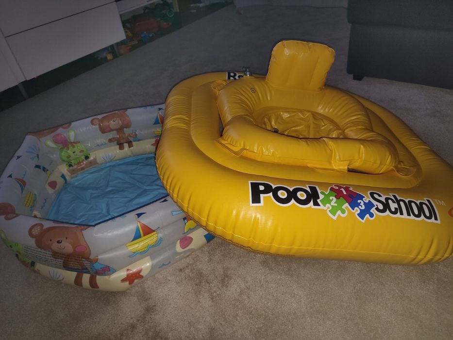 Piscina e boia de 1-2 anos
