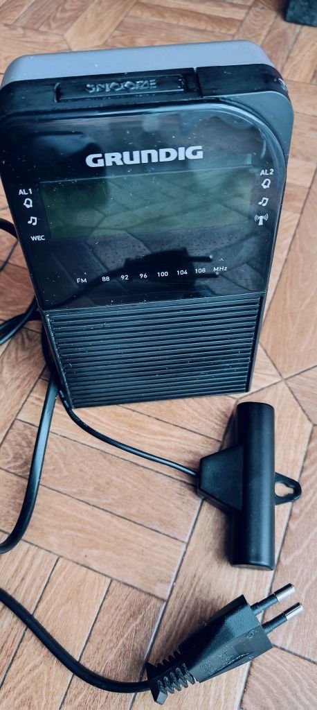 Radio budzik Grundig Sonoclock 790 DCF .
