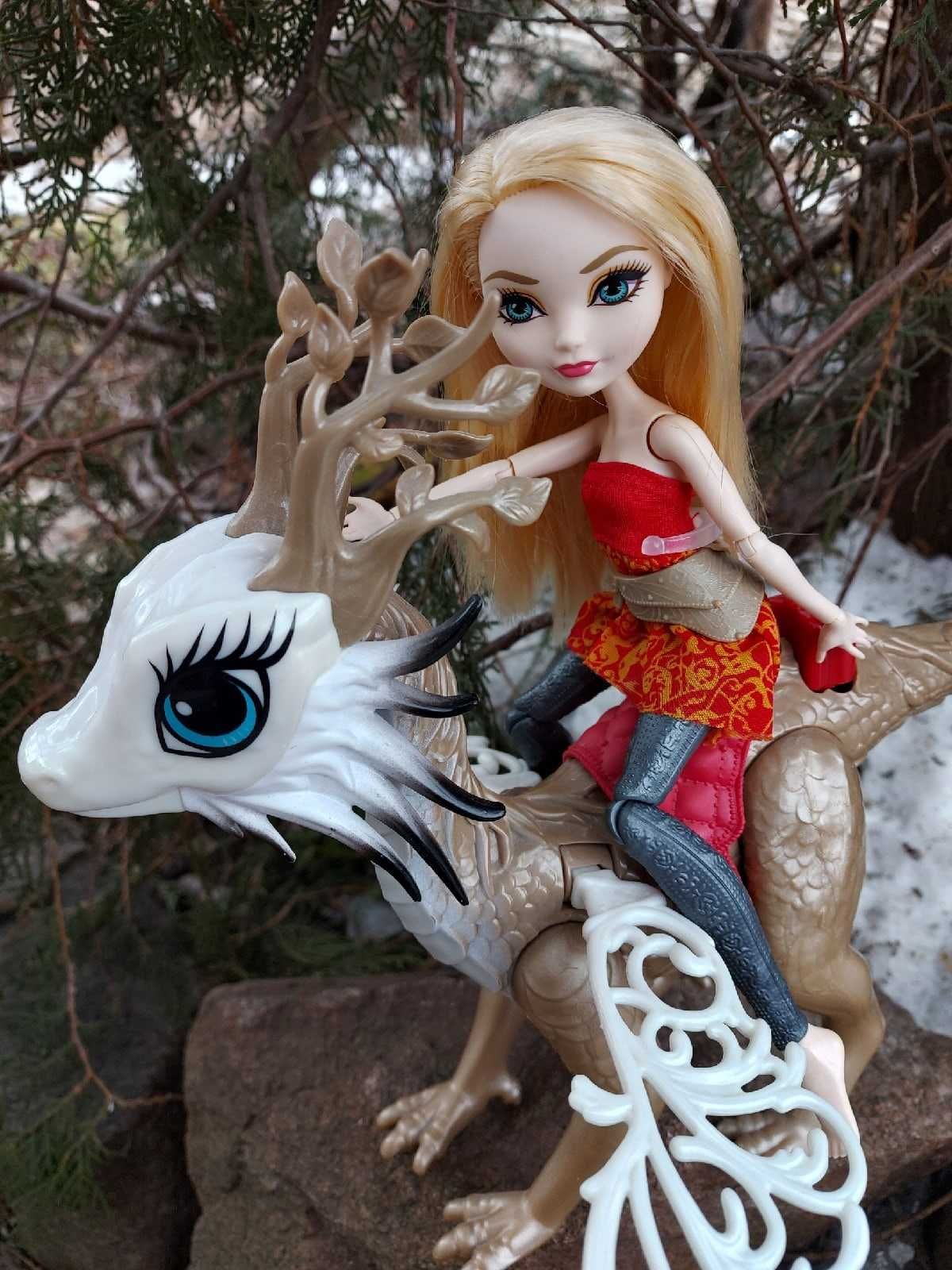 Кукла Эпл Вайт и Дракон Ever After High Dragon Apple White Doll Лялька
