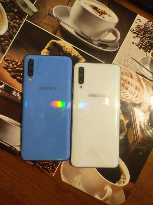 Продам 2 телефони Samsung a70