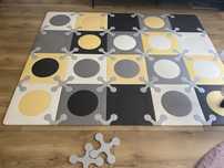 Mata puzzle marki Skip hop