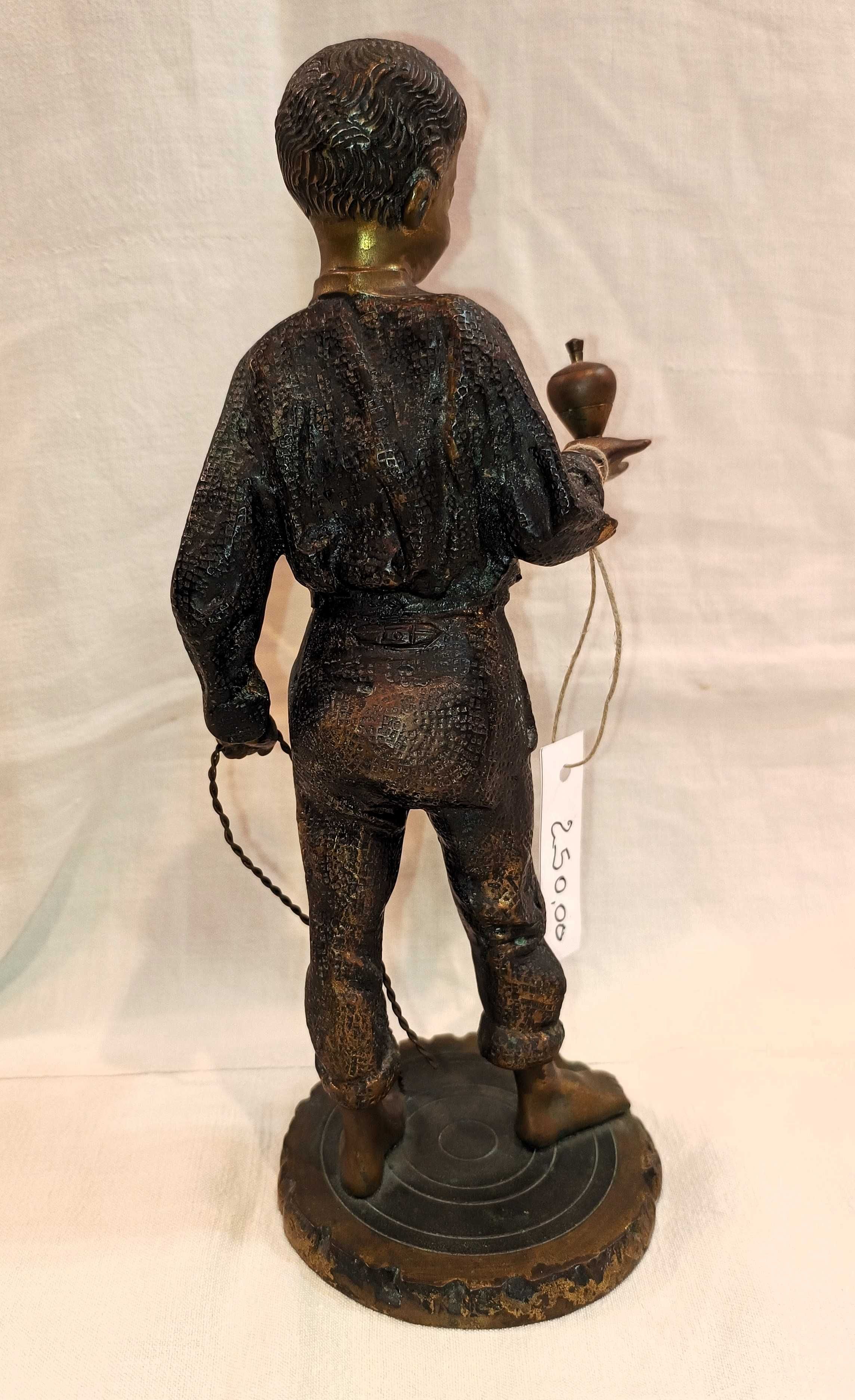 Menino Pião Bronze