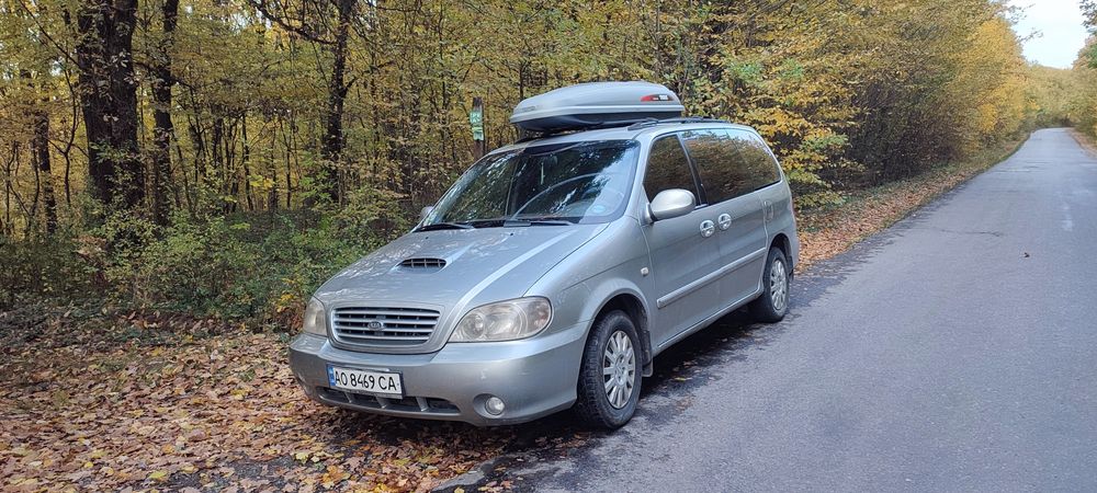 Продам Kia Carnival у непоганому стані.