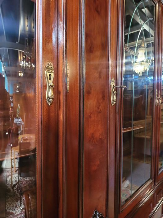 Excelente móvel de sala em madeira maciça - óptimo