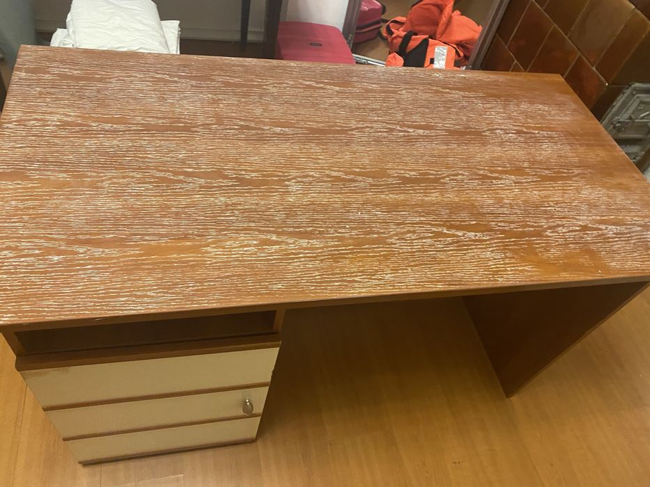 oddam za darmo biurko w dobrym stanie