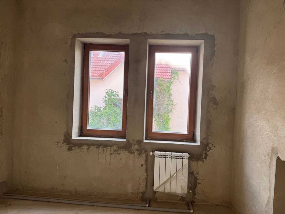 Просторий цегляний будинок біля моря | 402 м² | Готовий до оздоблення