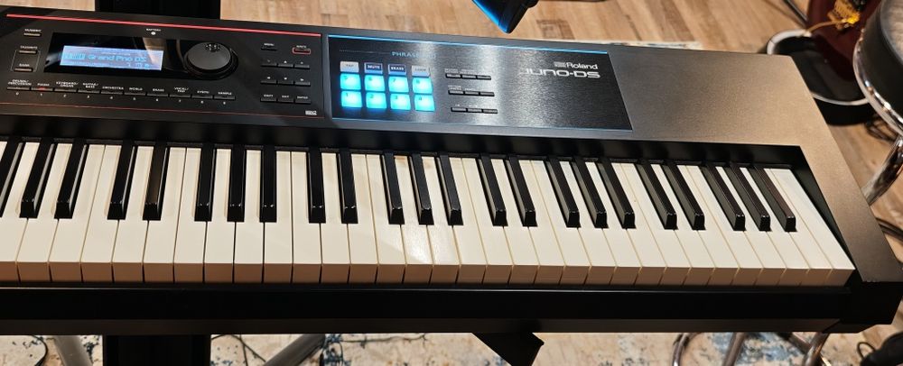 Roland Juno DS 88 !!! Oportunidade