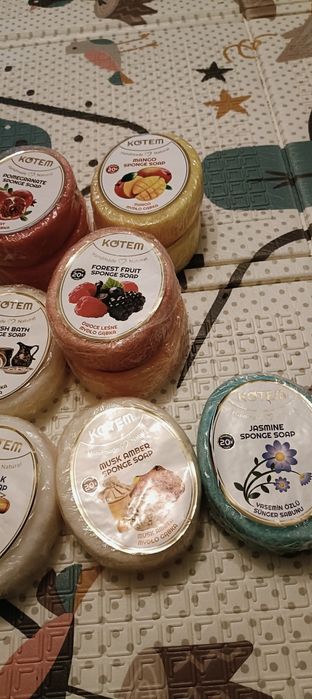 Mydełka peelingujace w gąbce