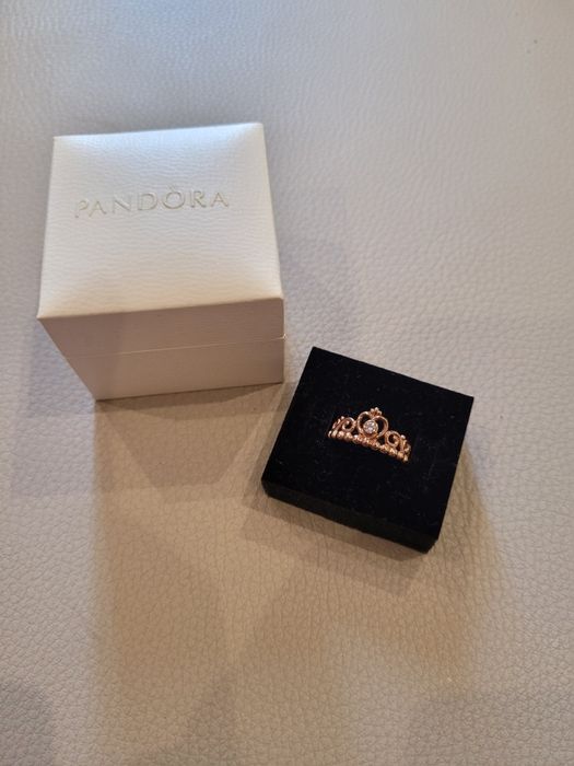 Anel Pandora Tiara Coroa