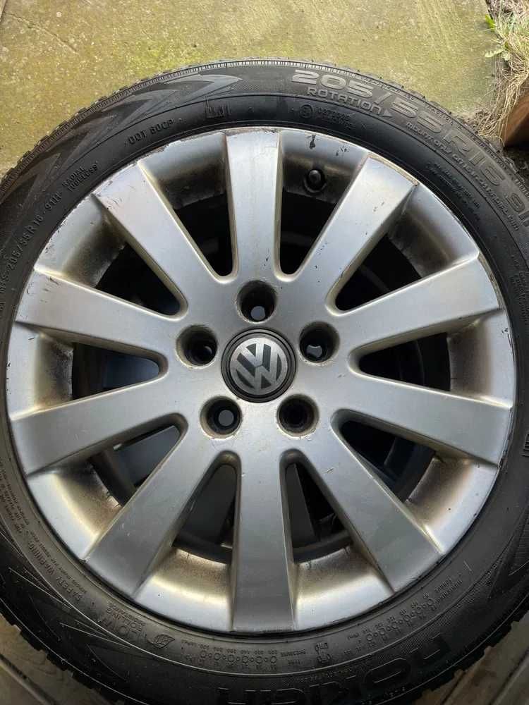 Sprzedam kola z VW PASSAT B6. Opony zimowe Nokian WR D4 205/55 R16