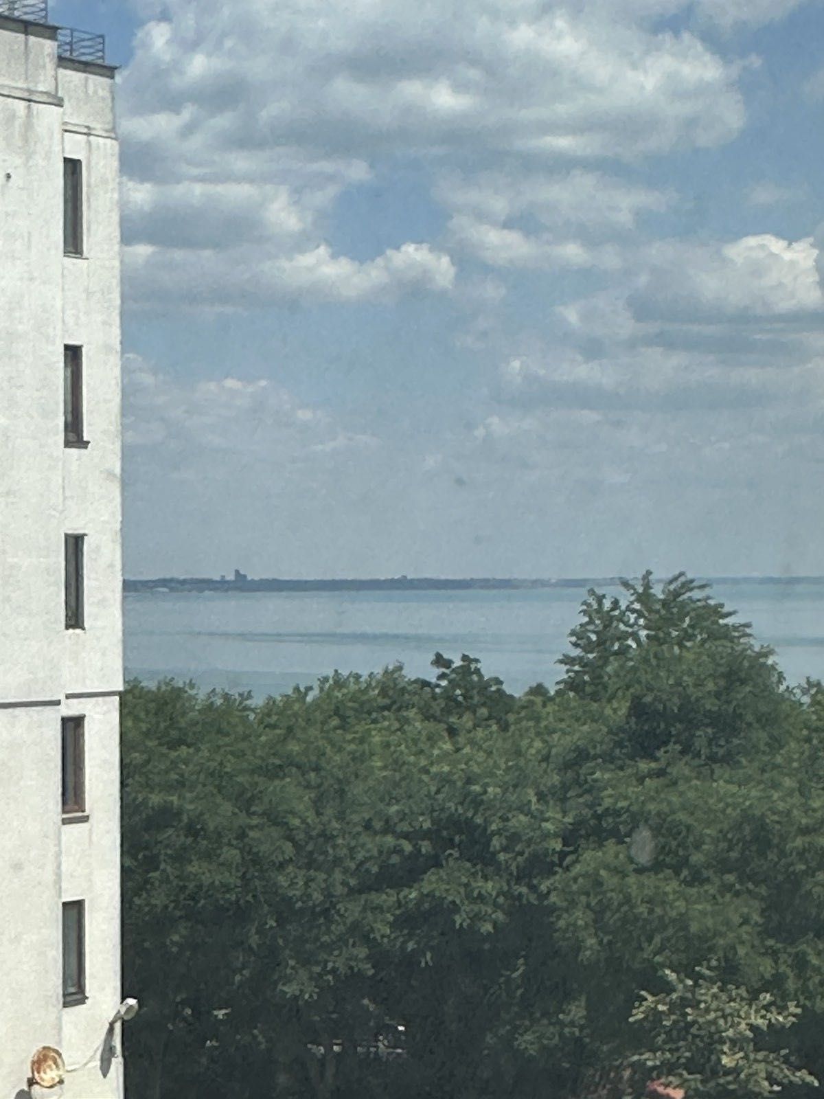 Продам 3х комнатную квартиру с паркингом на Французском б-ре.ремонт