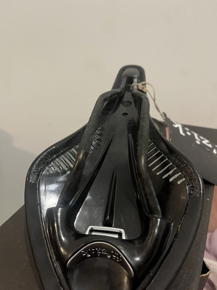 siodełko rowerowe Fizik Arione CX Carbon Braided Rail