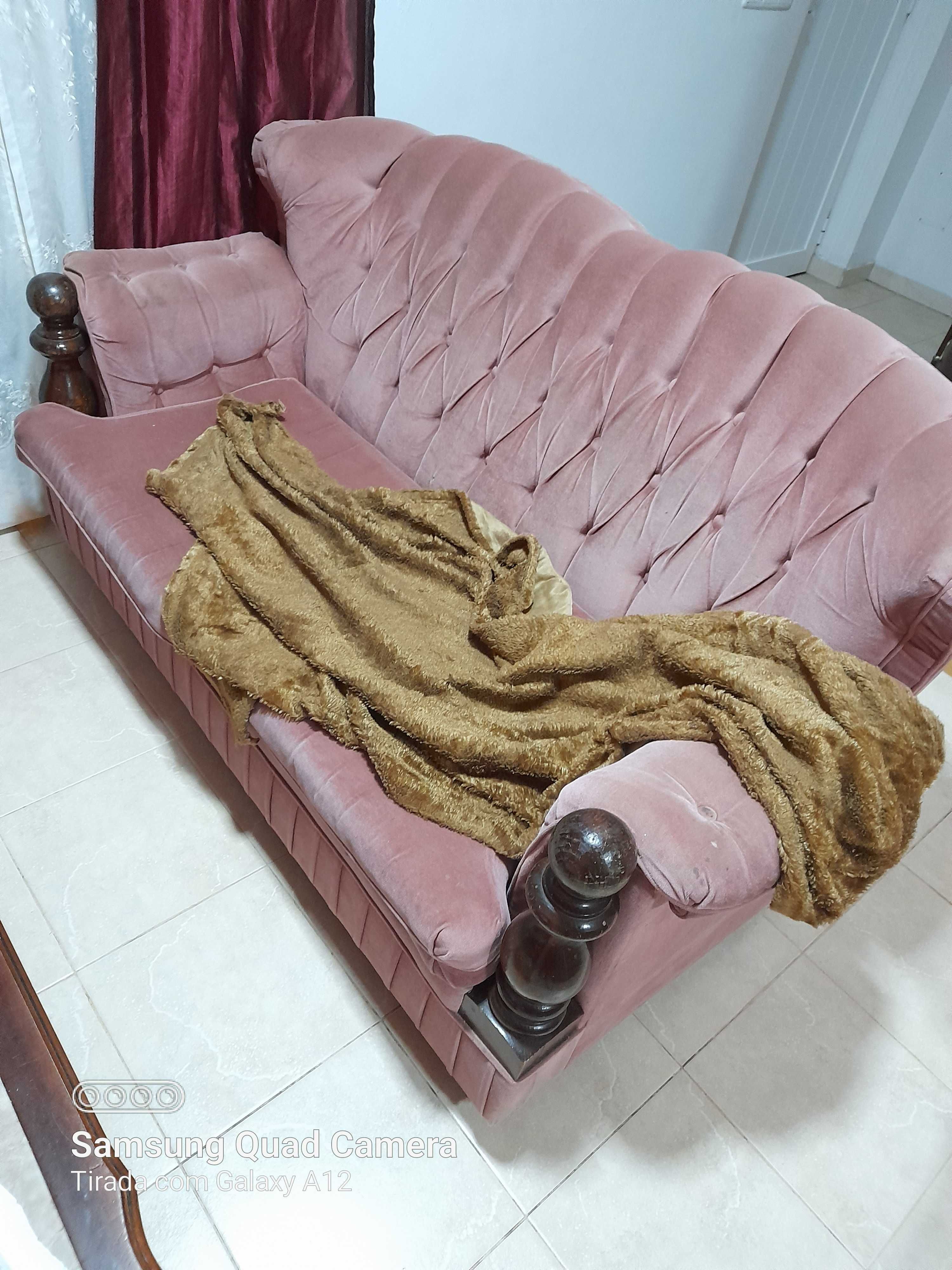 vendo sofa grande e um pequeno