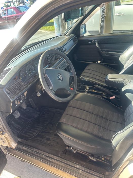 Mercedez 190 2.5