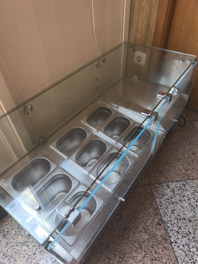 Vitrine com 9 cubas