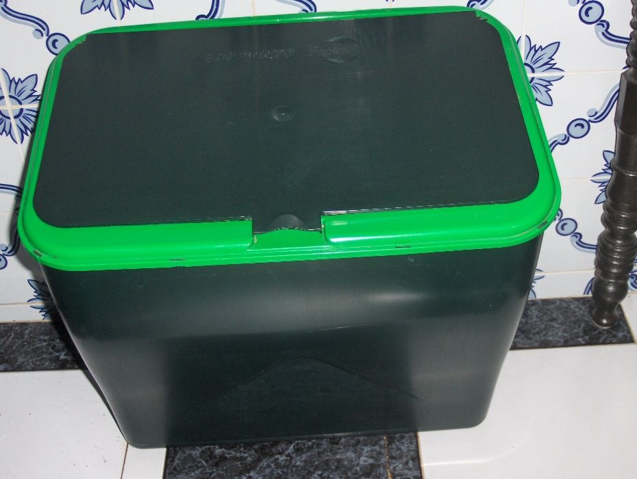 ECOPONTO doméstico NOVO - com 3 compartimentos para sacos de reciclar